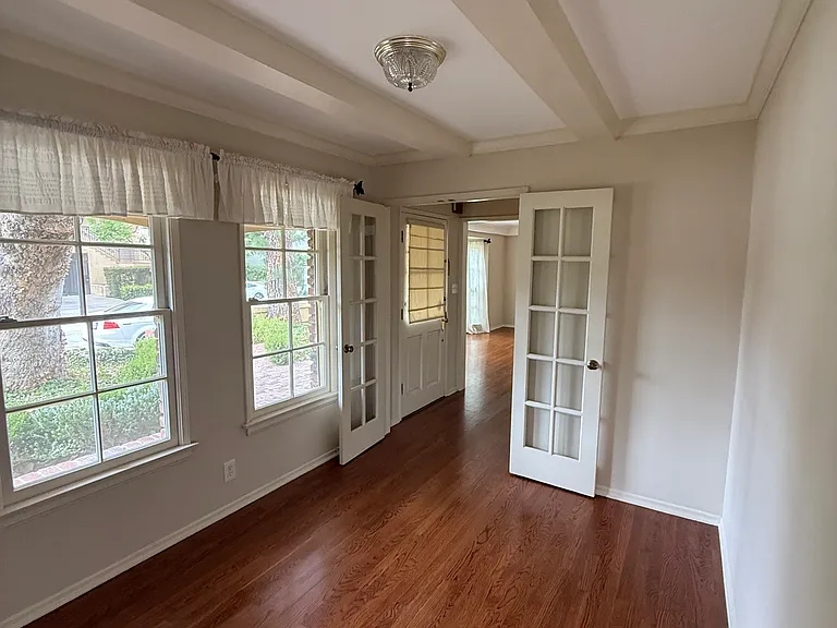 12901 Woodbridge St — Photo 8