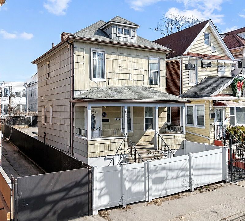 1st image of 831 E 224th St