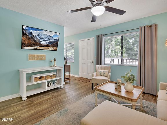 4th image of 1601 Big Tree Rd APT 307