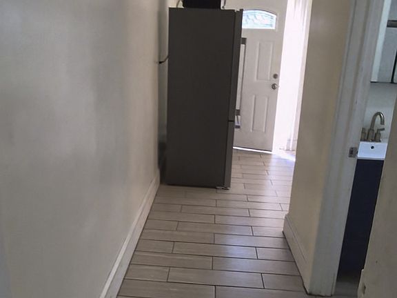 4th image of 96 Garrison Ave #1