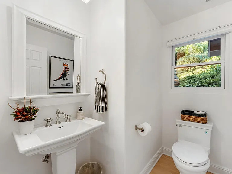 2570 Lillie Ave — Photo 23