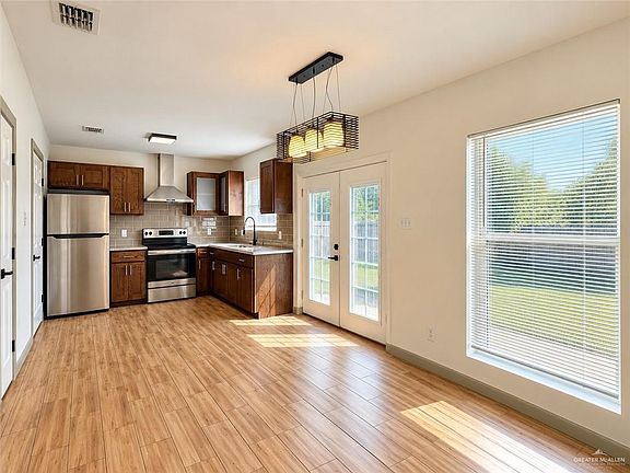 3rd image of 3605 Yucca Ave
