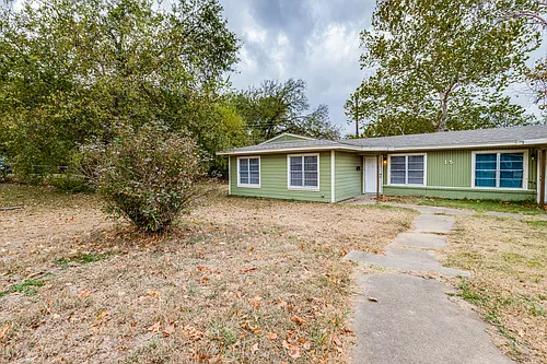15 Macarthur Dr Photo 1