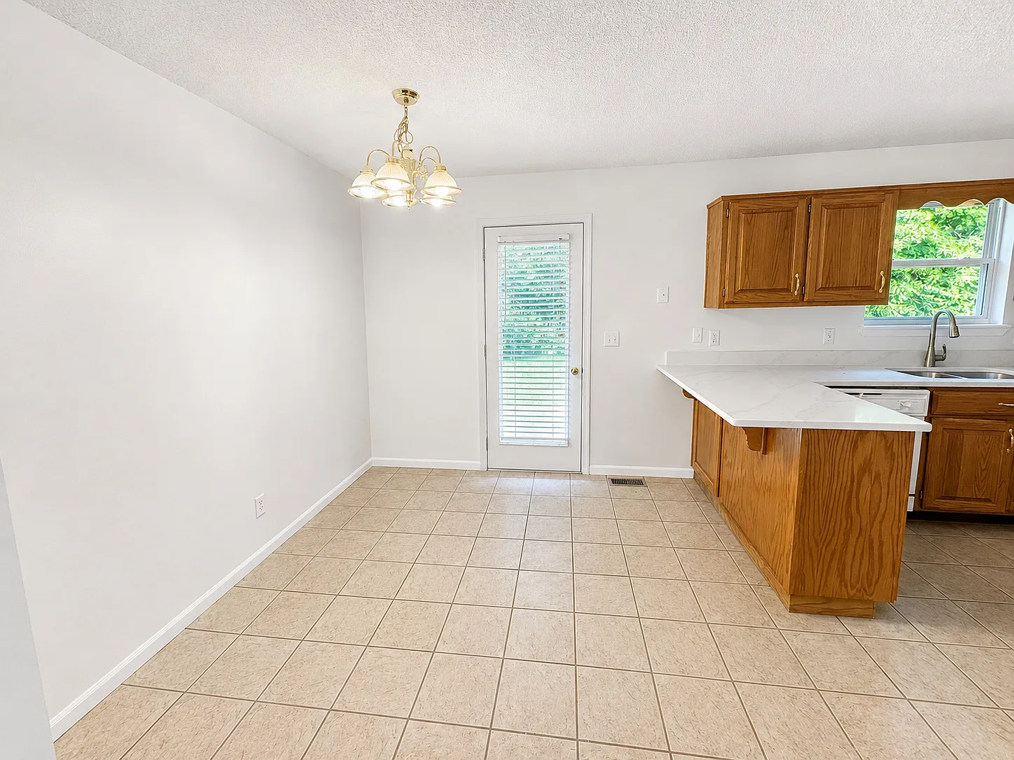 4 bed, 1550 sqft, $1,500 — Photo 3