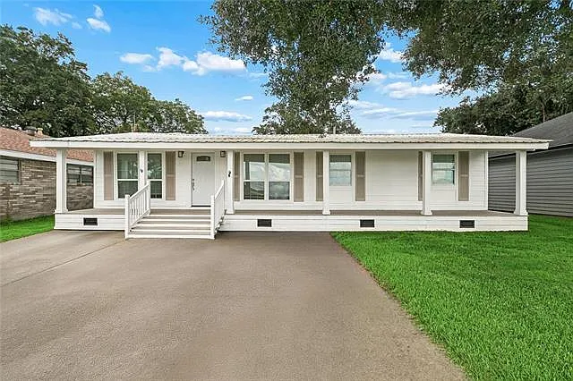 107 Kenneth Dr — Photo 1