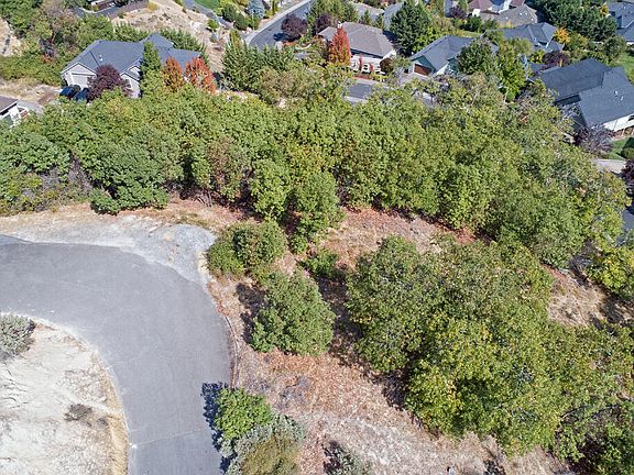 2nd image of 1137 NW Sunburst Way