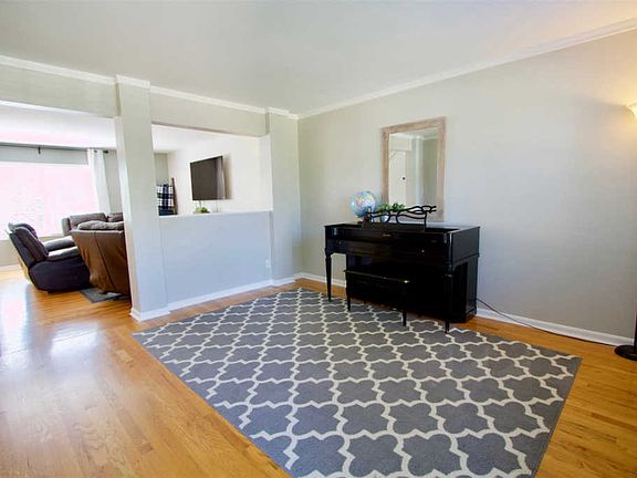 3rd image of 9277 Hawksridge Dr