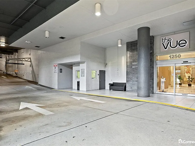1250 S Miami Ave #1704 — Photo 9