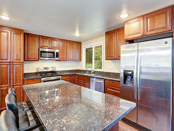 2nd image of 11138 NE 129th St