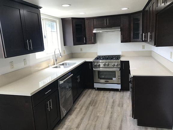 2nd image of 205 N Baltimore Ave