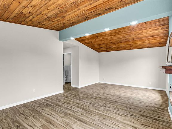 5th image of 275 S Worthington St Space 123