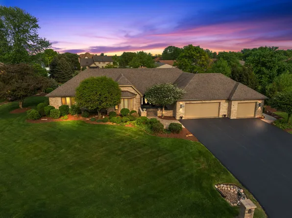 9S031 Skylane Dr, Naperville, IL 60564