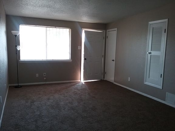 5th image of 10401 Dunlap Dr