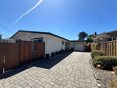 512 Cliff Dr Photo 1