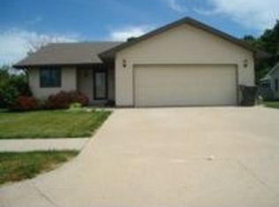 828 Meadow Dr, Blair, NE 68008