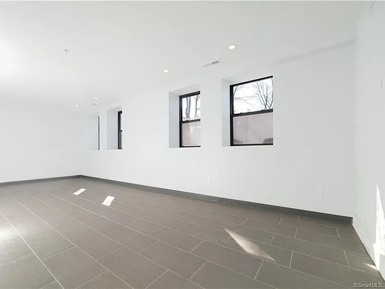 847 State St — Photo 9