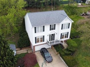 206 Edgewood Dr E, Beaver, PA 15009