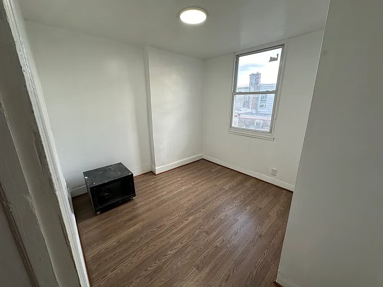 2240 Snyder Ave — Photo 18