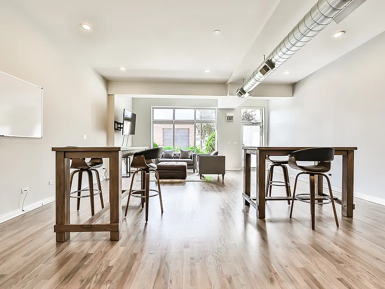 517 N Racine Ave #1 — Photo 8