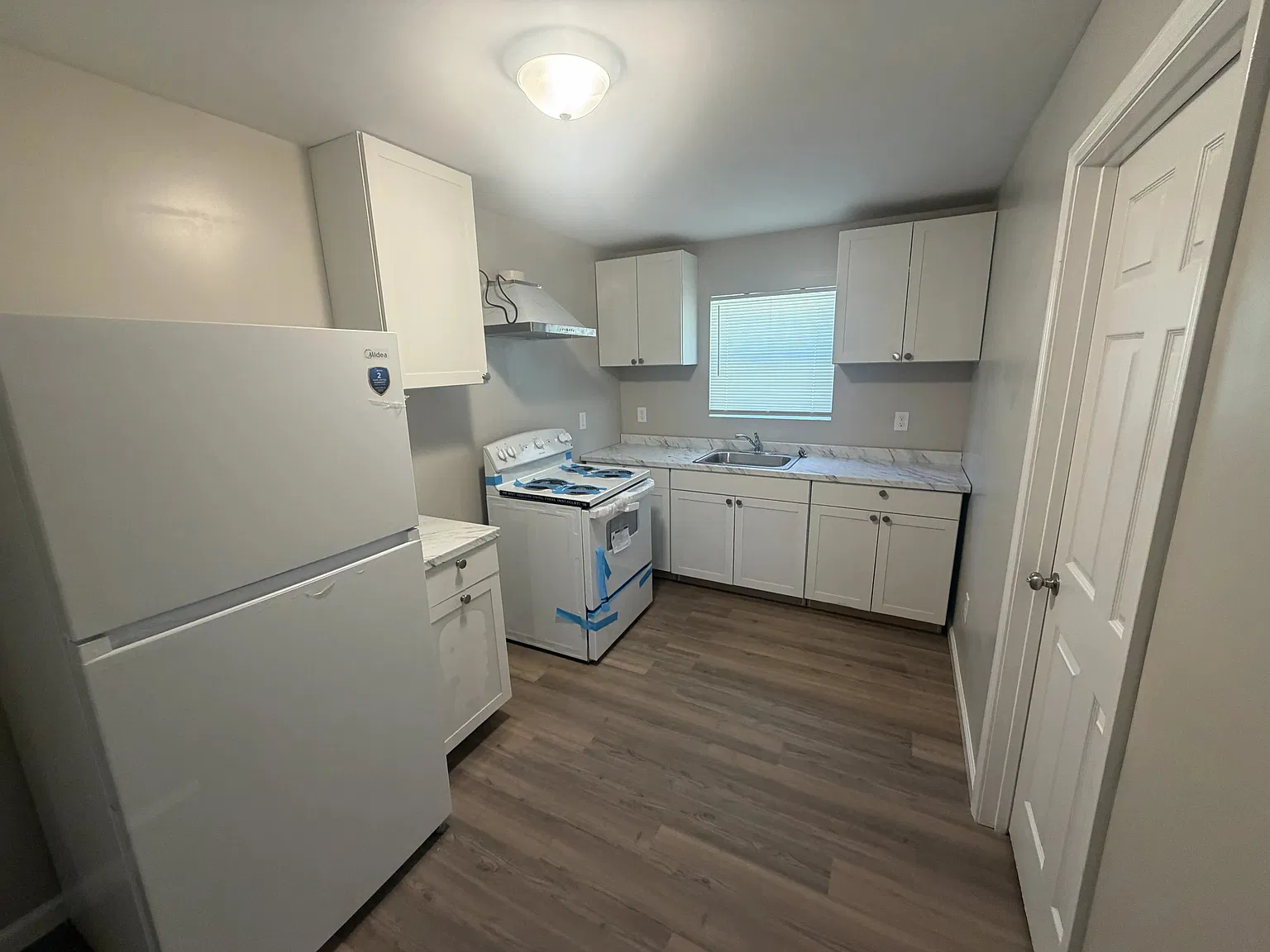 3 bed, 1.5 bath, 1242 sqft, $1,450 — Photo 2