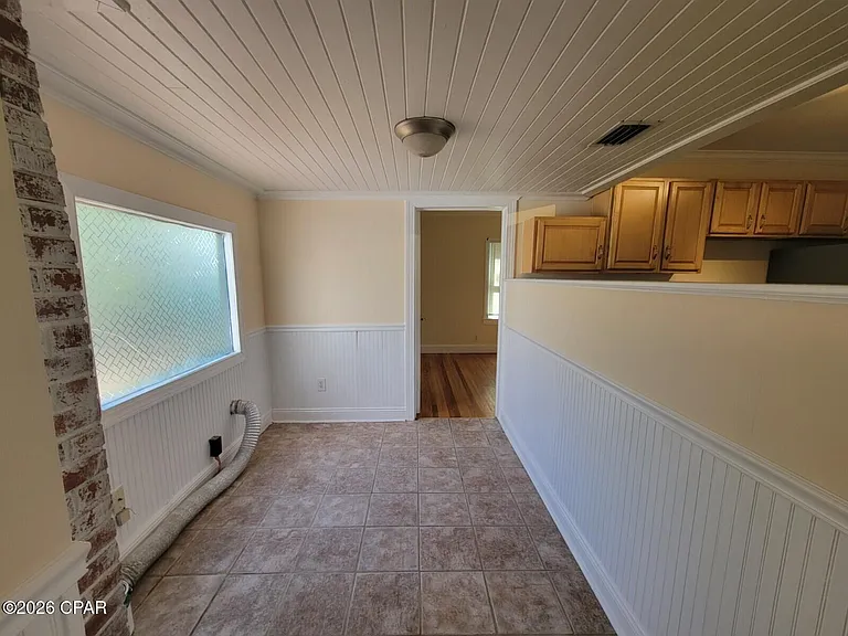 131 Allen Ave — Photo 8