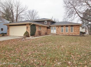 1039 Jupiter Ct, Naperville, IL 60540