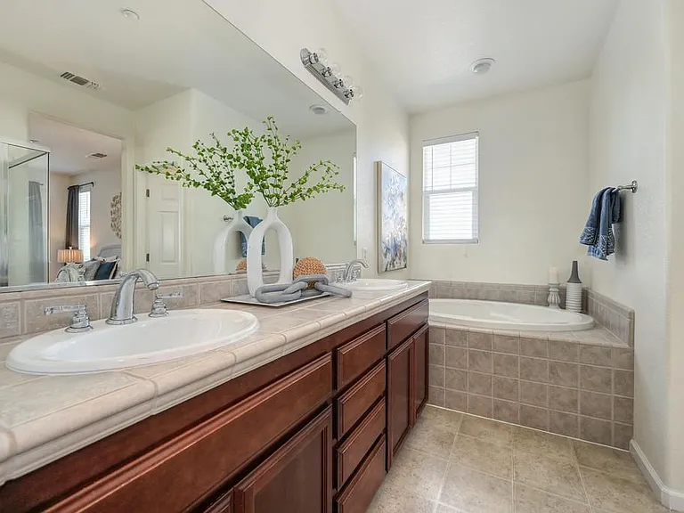 15 Crystalwood Cir — Photo 17