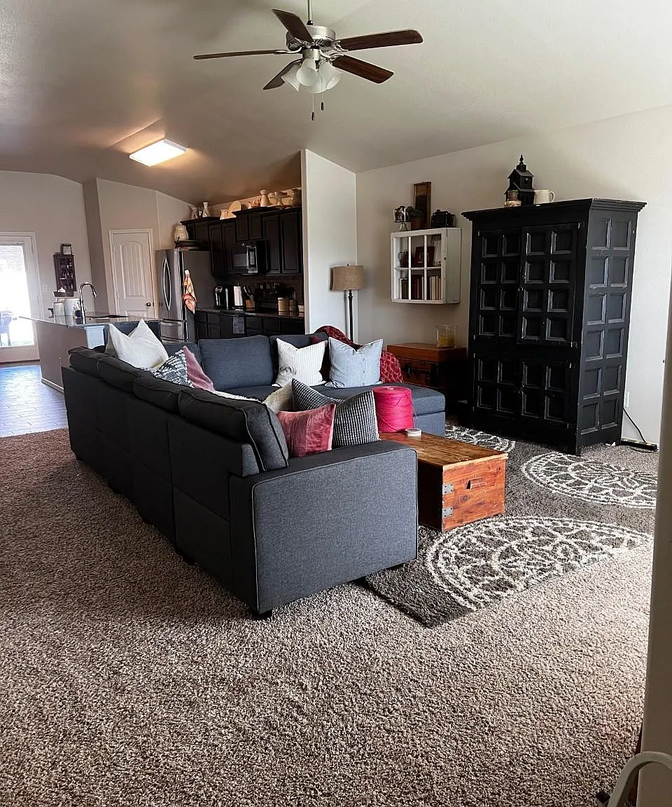 13818 Vernon Ave — Photo 4
