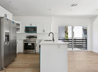 2113 Holly Dr, Los Angeles, CA 90068
