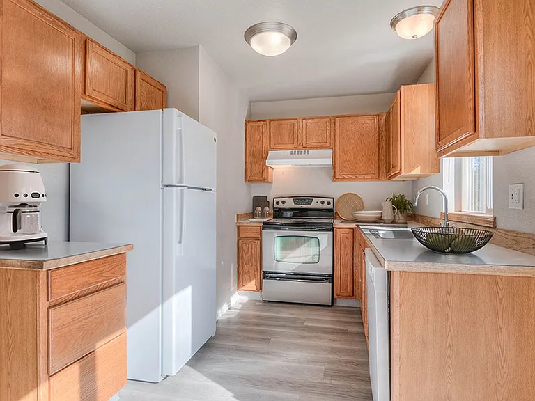 Mountain Glen Apartments — Photo 37