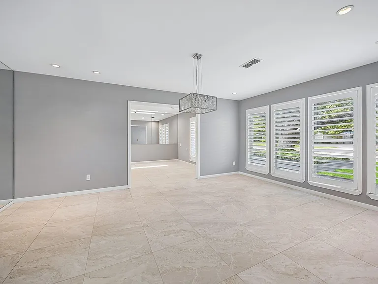 5219 Loch Lomond Dr — Photo 14