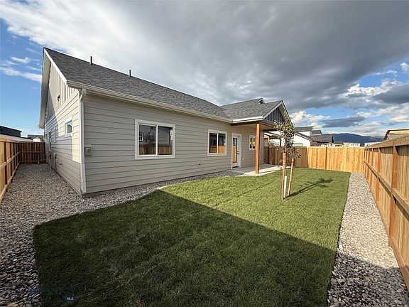 2nd image of 814 Accolade Loop
