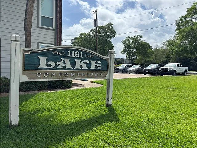 Building Photo - 1161 Lake Ave #120