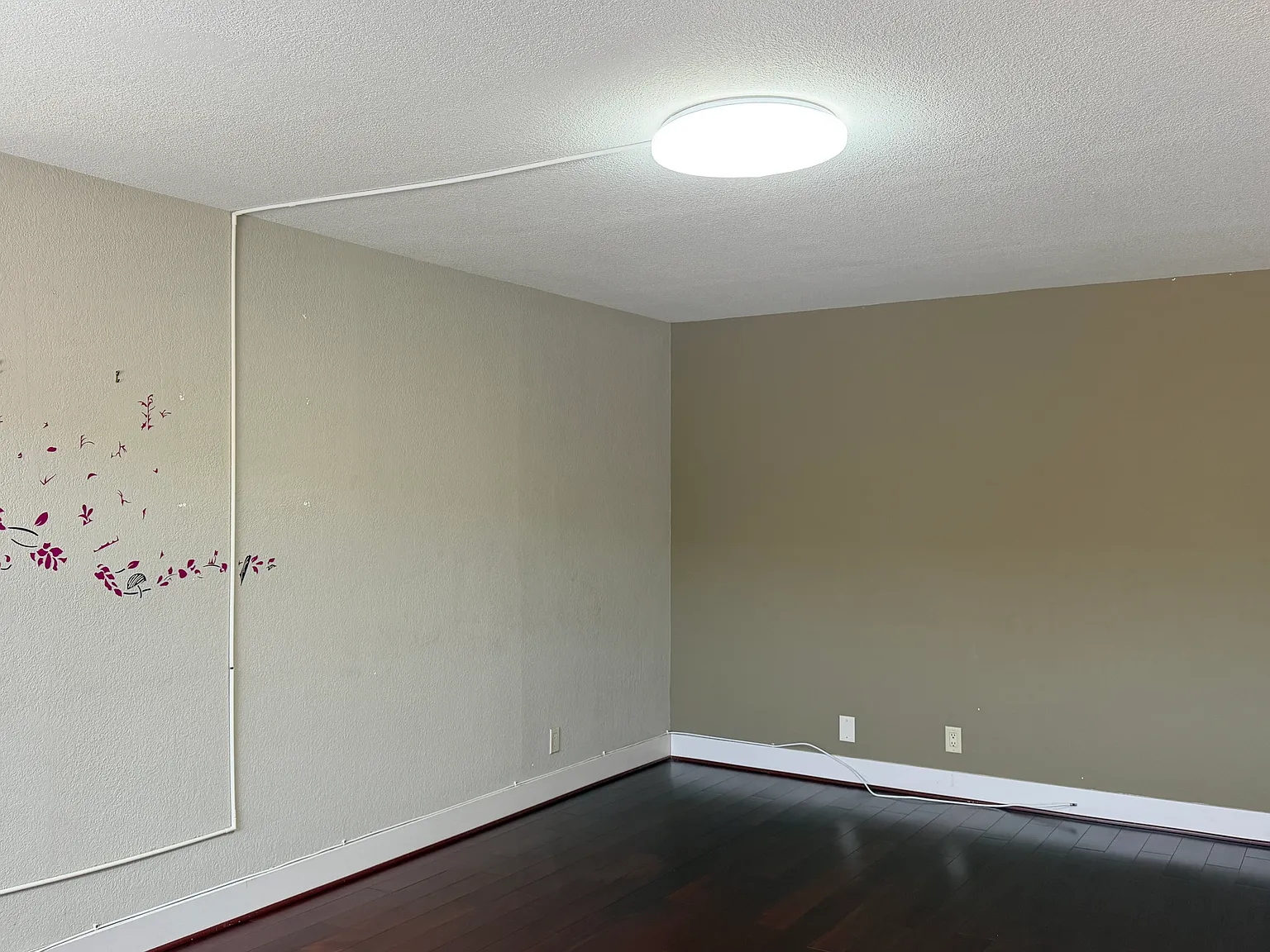 3 bed, 2.5 bath, 1136 sqft, $3,300 — Photo 4