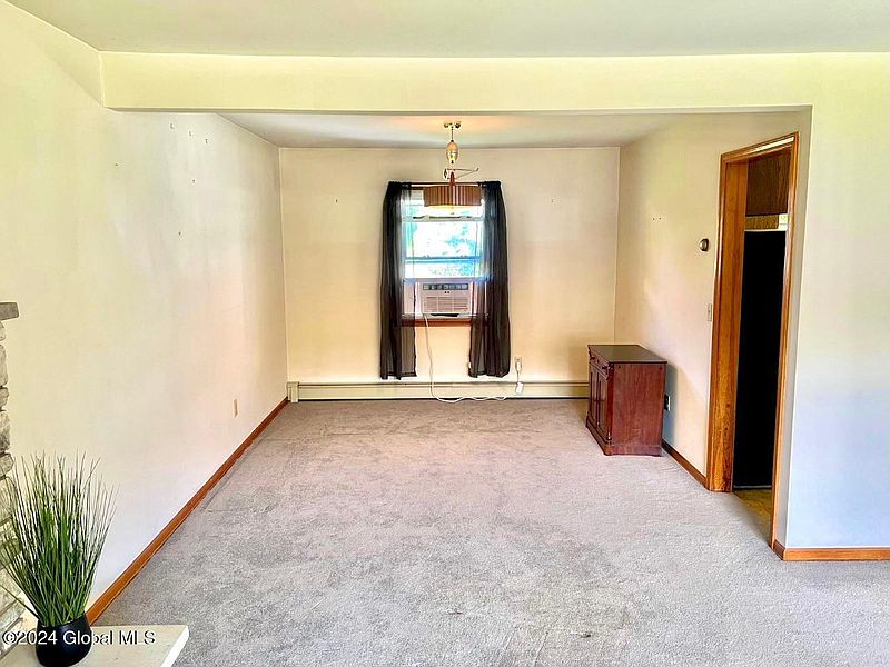 5th image of 137 Altamont Drive