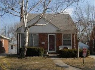 21701 Newcastle Rd, Harper Woods, MI 48225