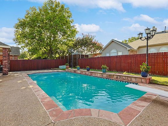 4th image of 5573 Seabury Dr