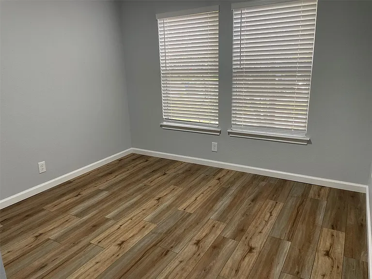 2911 Donnell Dr — Photo 8