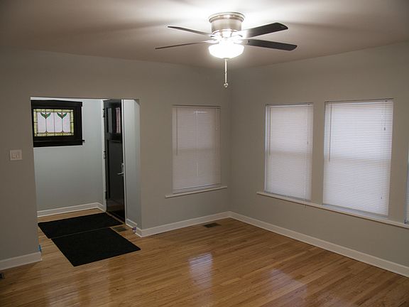 3rd image of 1334 N Mayfield Ave