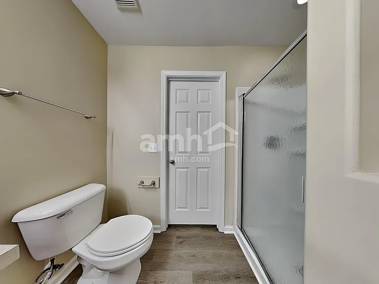 38 Lake Shore Blvd — Photo 12