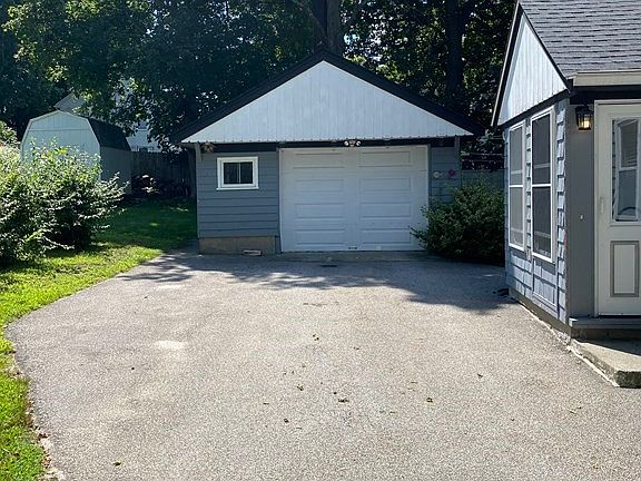 4th image of 35 Wellington St