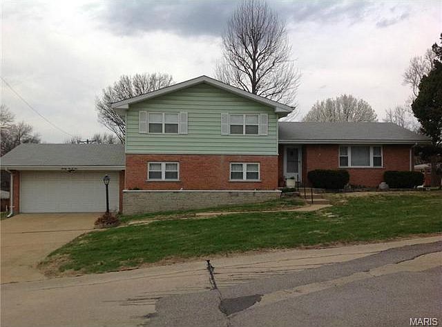 1st image of 2205 Rainbow Dr