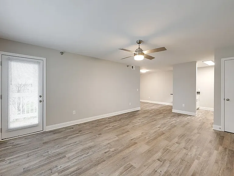 Park Ridge Apartments — Photo 19