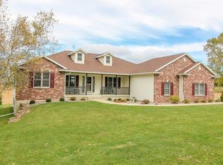 248 Fair Oak Rd, Deerfield, WI 53531