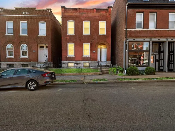 2752 Wyoming St, Saint Louis, MO 63118