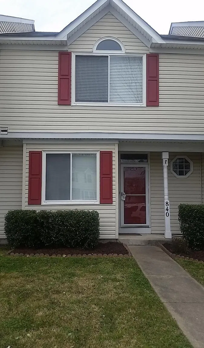 2 bed, 2.5 bath, 1362 sqft, $1,995 — Photo 1