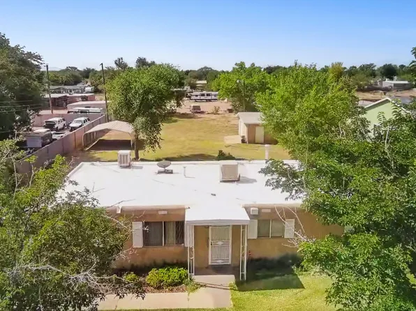 1704 Val Verde Dr SW, Albuquerque, NM 87105