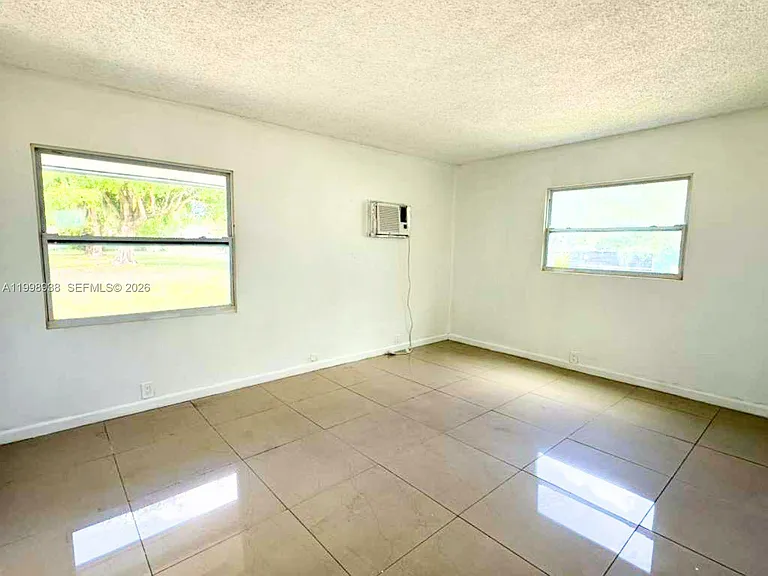 623 NW 3rd Ave #1 — Photo 8