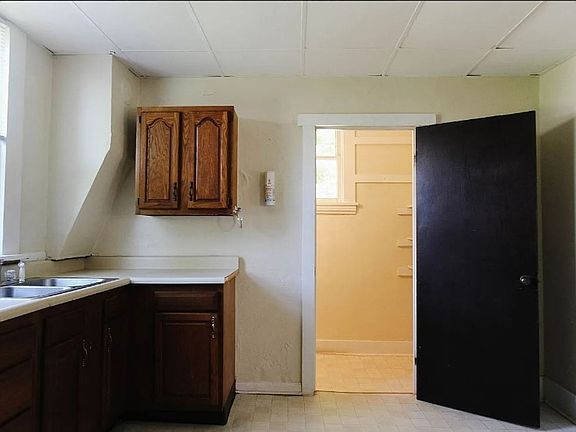 5th image of 1714 W Adams St #1714