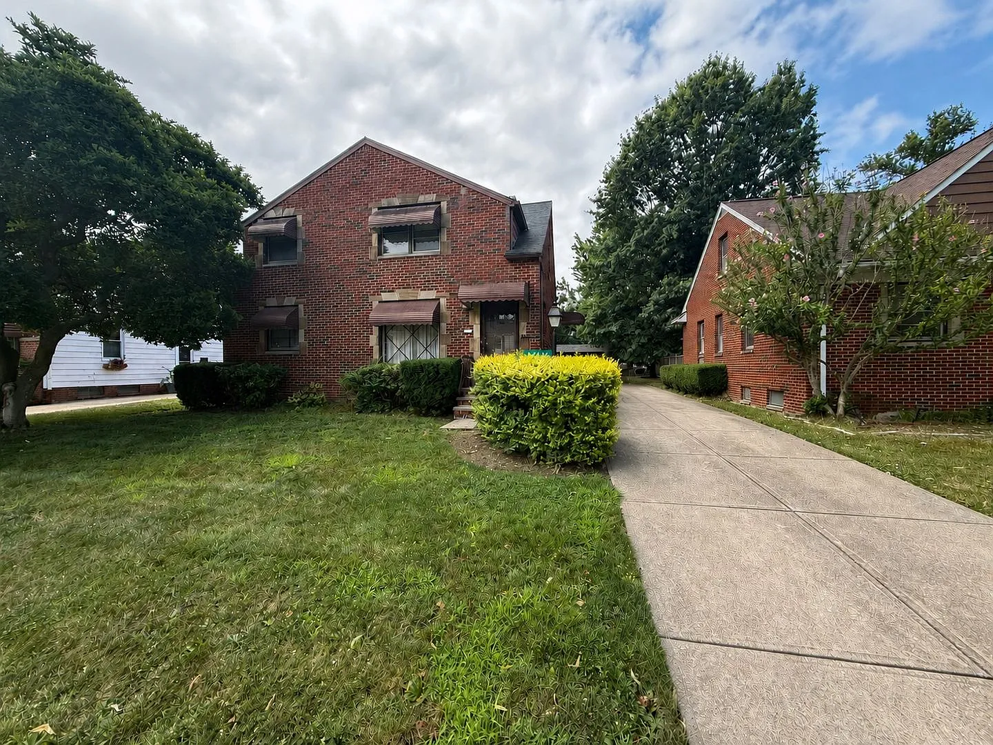 24550 Puritan Rd — Photo 2